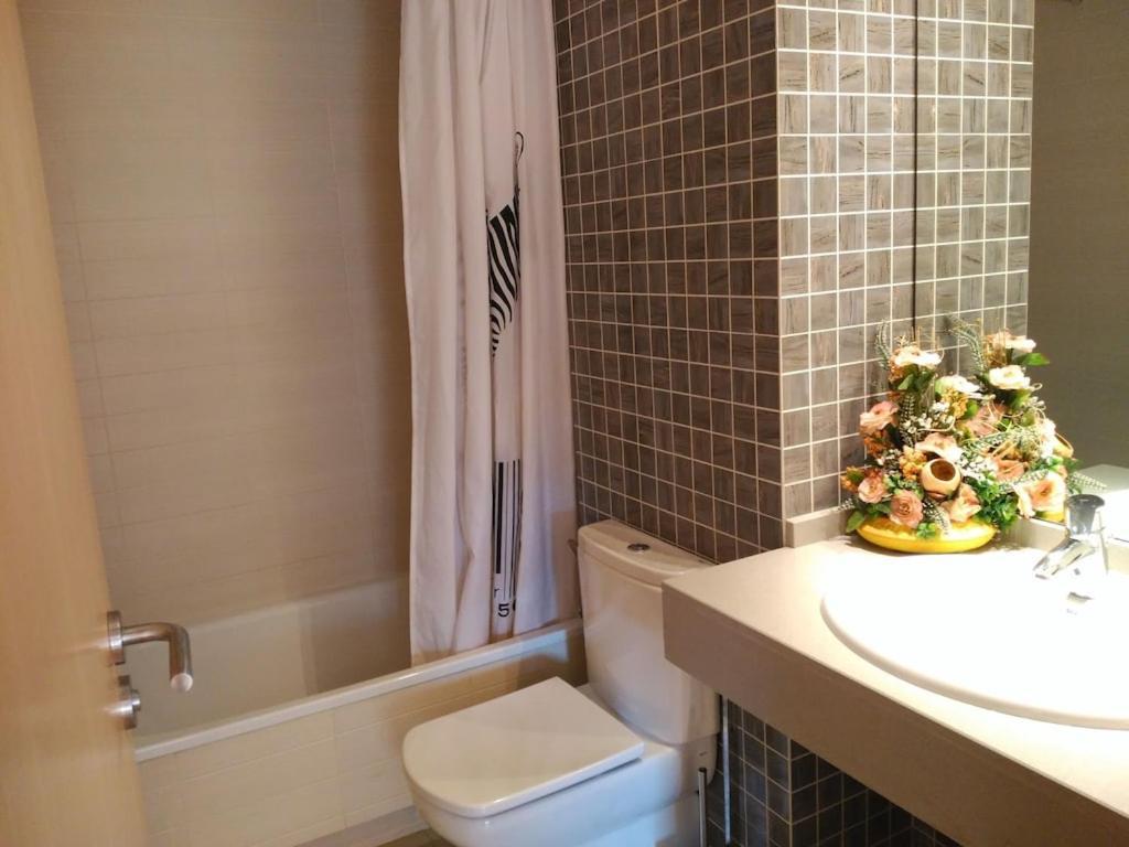 Luxury Flat, 3 Bedrooms, 2 Bathrooms And Swimming Pool Next To The Beach!! 산트 아드리아 데 베소스 외부 사진