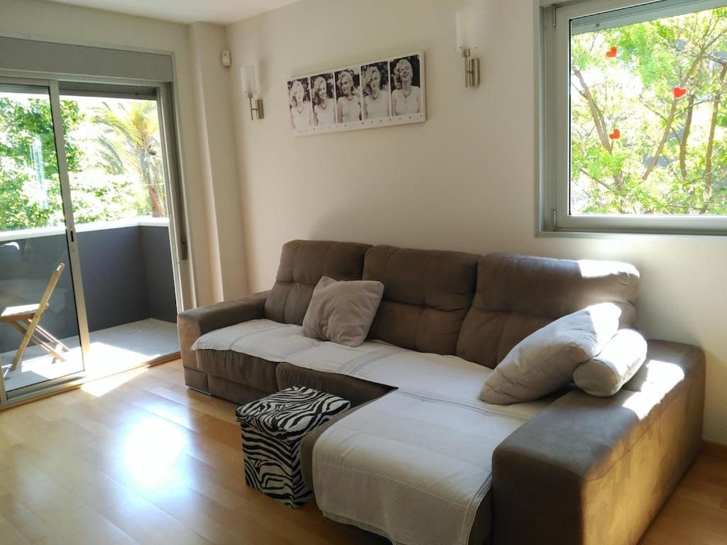 Luxury Flat, 3 Bedrooms, 2 Bathrooms And Swimming Pool Next To The Beach!! 산트 아드리아 데 베소스 외부 사진