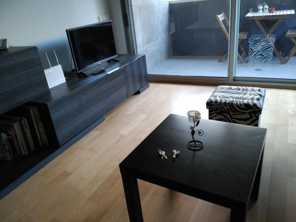 Luxury Flat, 3 Bedrooms, 2 Bathrooms And Swimming Pool Next To The Beach!! 산트 아드리아 데 베소스 외부 사진