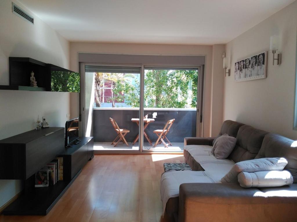 Luxury Flat, 3 Bedrooms, 2 Bathrooms And Swimming Pool Next To The Beach!! 산트 아드리아 데 베소스 외부 사진